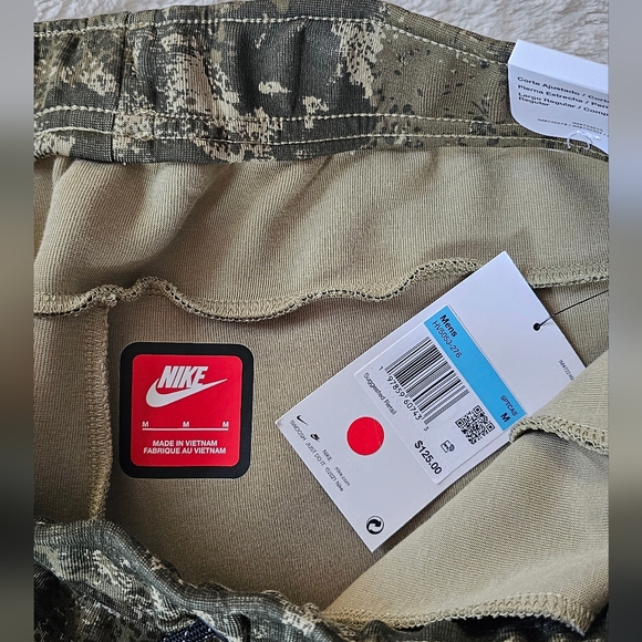 Nike Men's Tech Fleece Jogger Sweatpants Camo Green Size M NWT - Picture 2 of 5